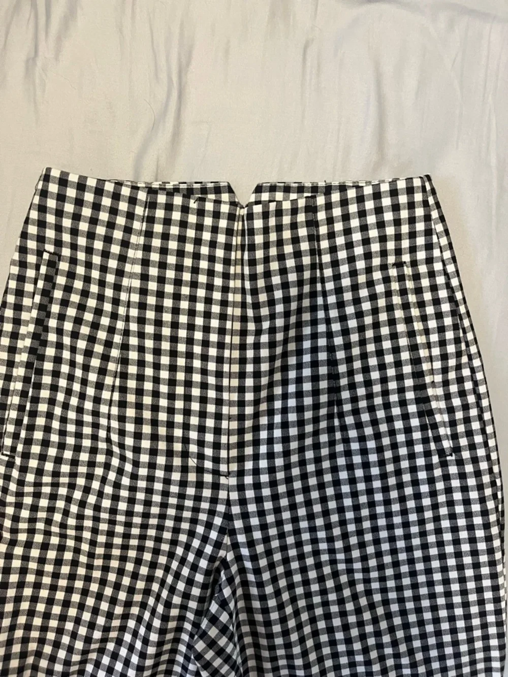 Zara High-Waist Gingham Slim Pants in Black & White - Picture 4 of 5